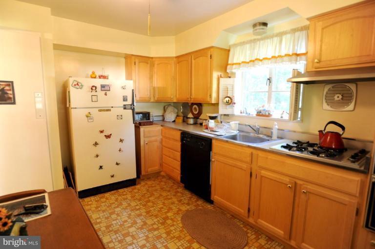 7308 Idylwood Road Falls Church, VA 22043 - Photo 7 of 21 Kitchen #2