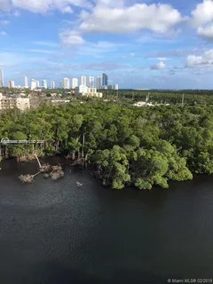 $5,700 | 16385 Biscayne Boulevard, Unit 621, North Miami Beach, FL 33160