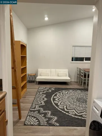 $2,200 | Millsmont, Oakland, CA 94605