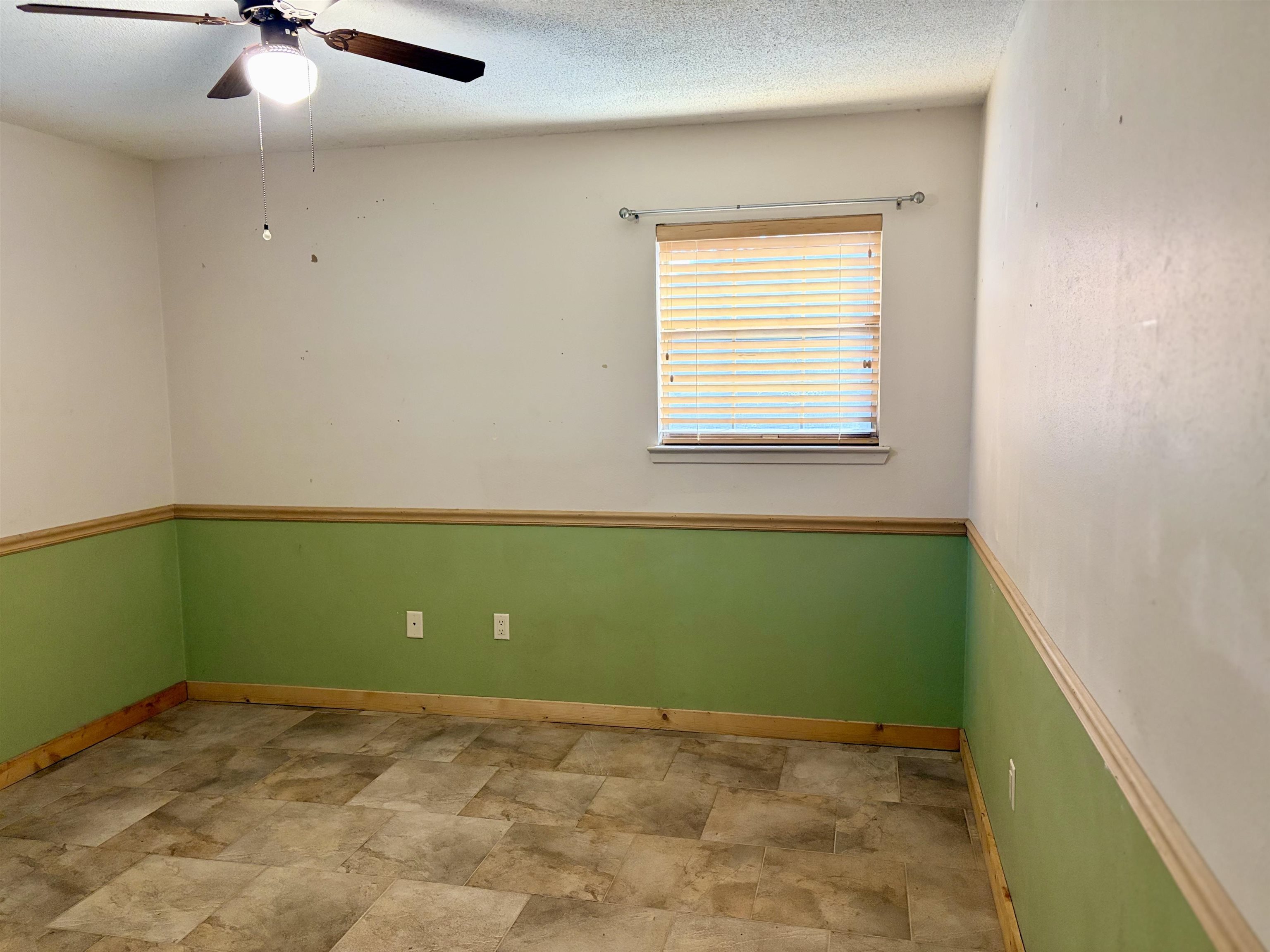 302 Woodlawn Avenue Atmore, AL 36502 - Photo 12 of 15 Primary Bedroon