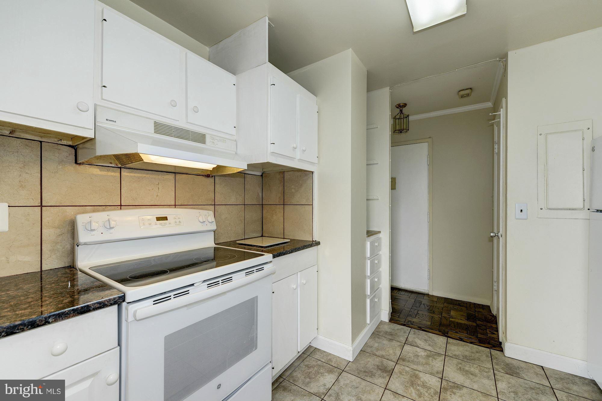 3245 Rio Drive, Unit 702 Falls Church, VA 22041 - Photo 11 of 28 Kitchen