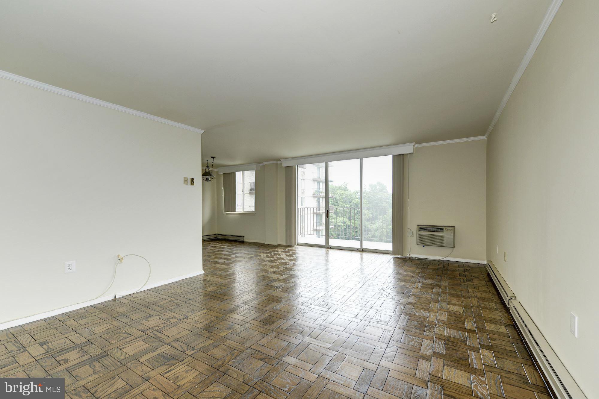 3245 Rio Drive, Unit 702 Falls Church, VA 22041 - Photo 3 of 28 Living Room