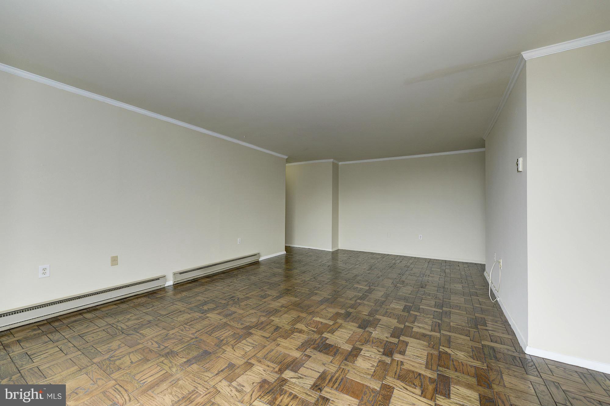 3245 Rio Drive, Unit 702 Falls Church, VA 22041 - Photo 4 of 28 Living Room