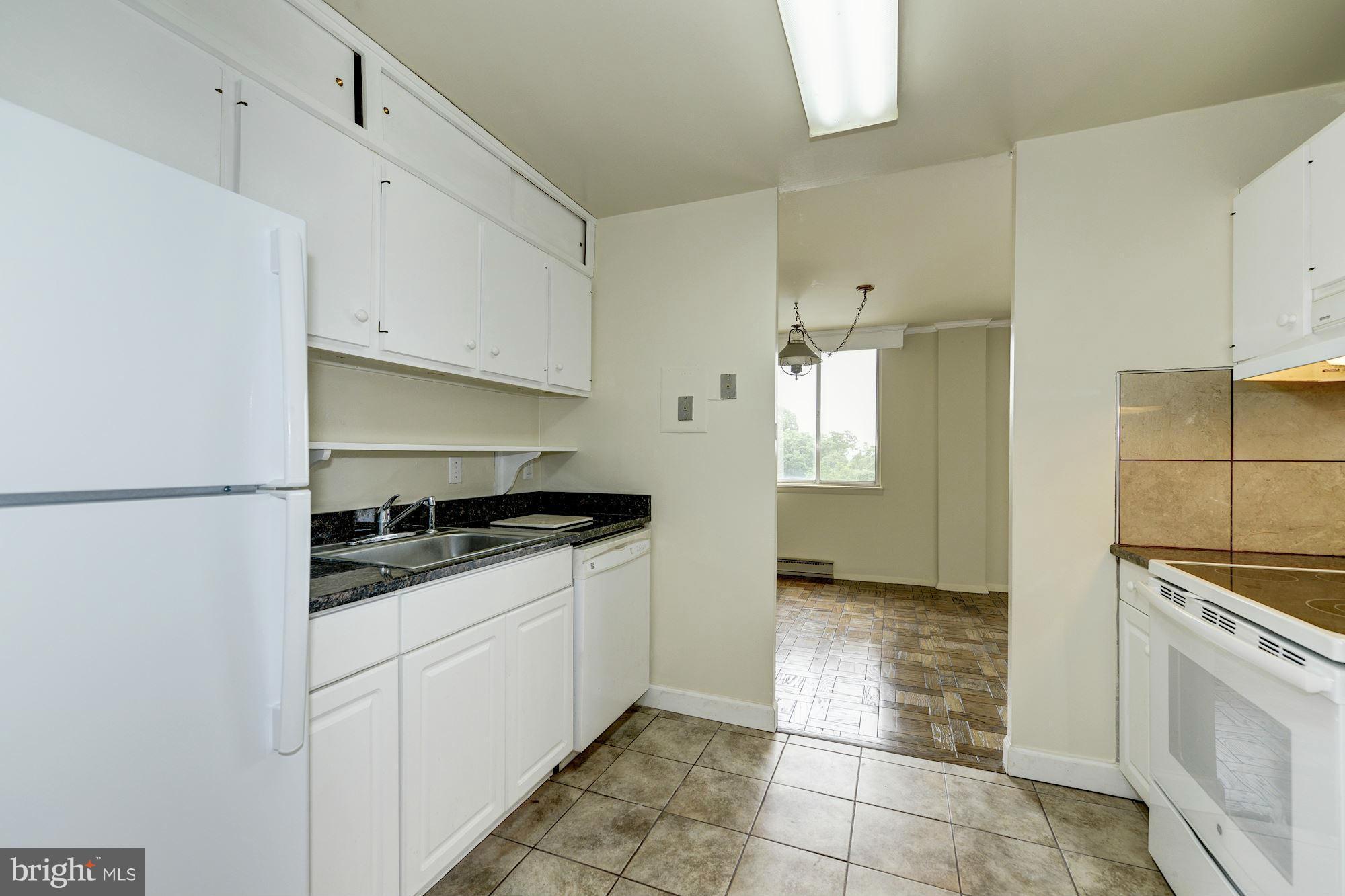 3245 Rio Drive, Unit 702 Falls Church, VA 22041 - Photo 8 of 28 Kitchen
