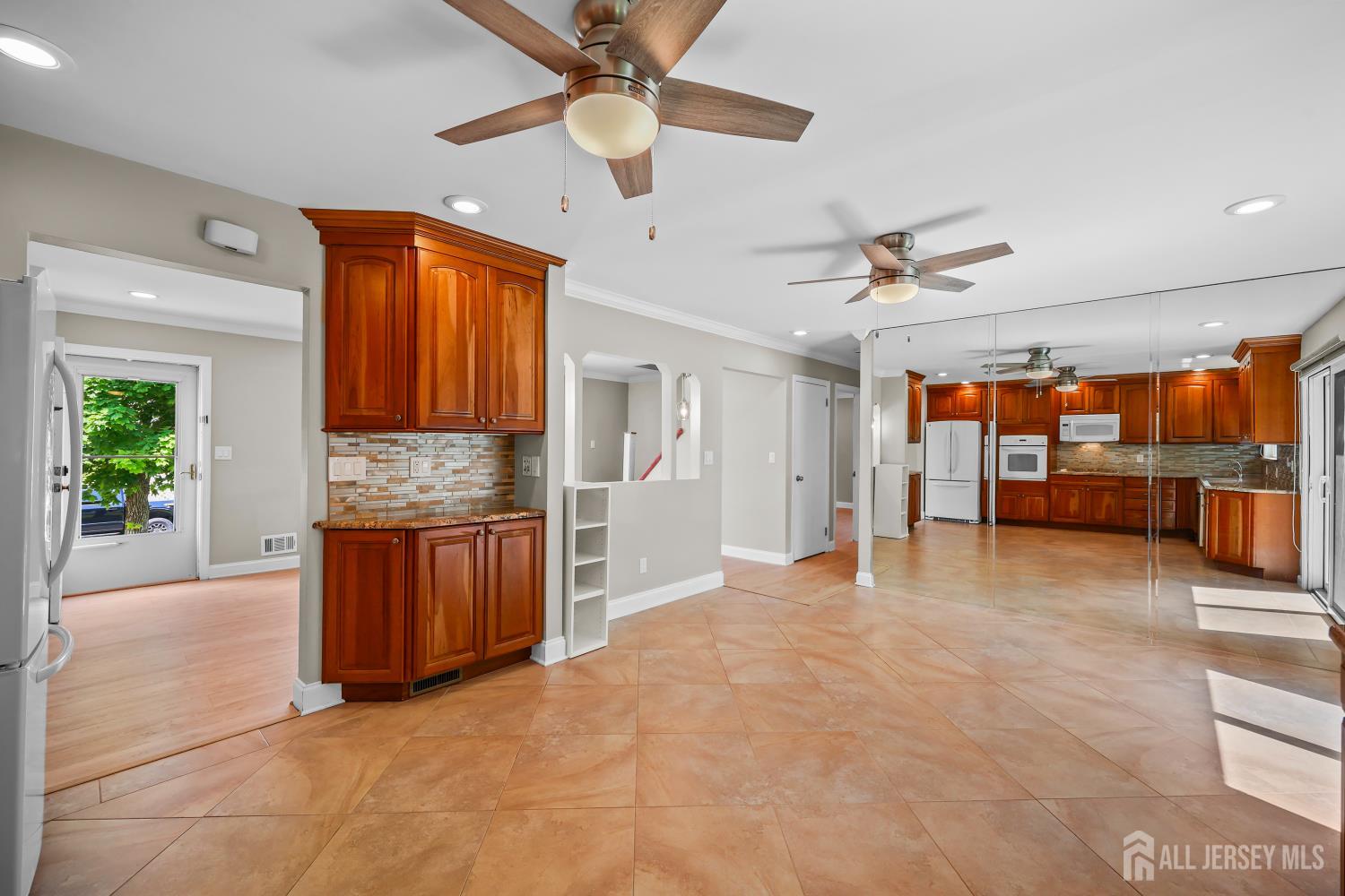 16 Venus Road South Amboy, NJ 08879 - Photo 7 of 31