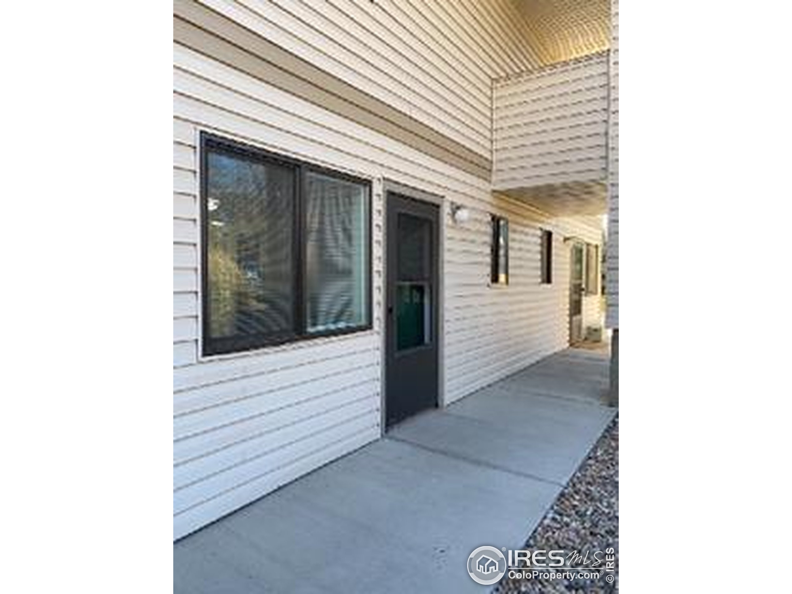 1705 Heatheridge Road, Unit L105 Fort Collins, CO 80526 - Photo 3 of 23
