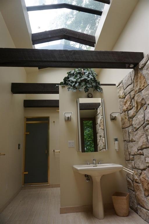 221 Beverly Way Butler, PA 16001 - Photo 14 of 25 Gallery Image 14