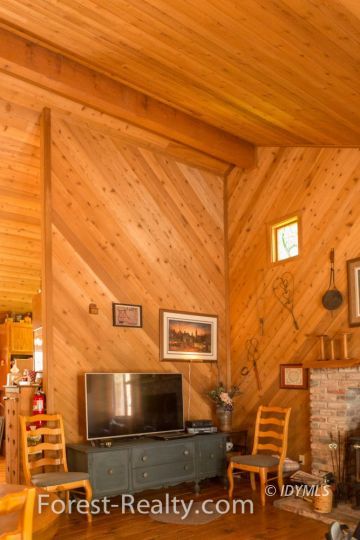 25200 Lodge Road Idyllwild, CA 92549 - Photo 30 of 32 Family Room