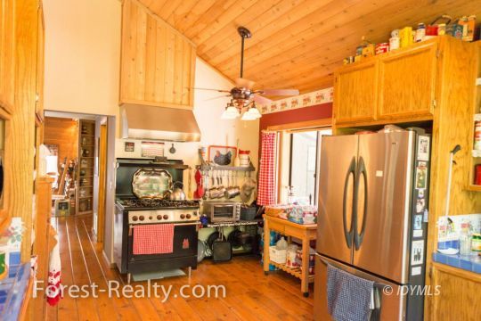 25200 Lodge Road Idyllwild, CA 92549 - Photo 10 of 32 Kitchen