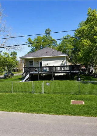 $200,000 | 2918 South Avenue, West Orange, TX 77630