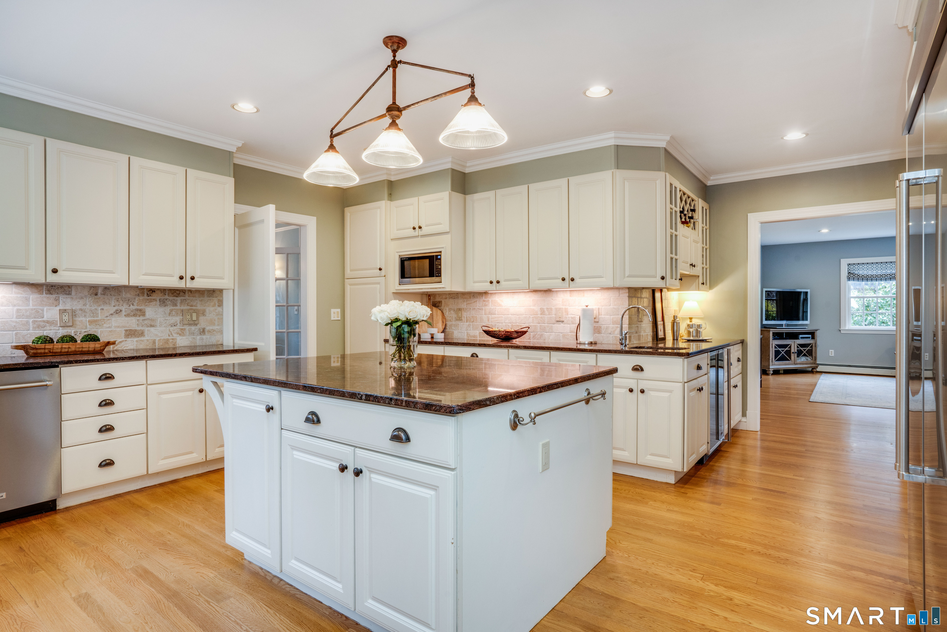 26 Fernwood Road West Hartford, CT 06119 - Photo 13 of 41