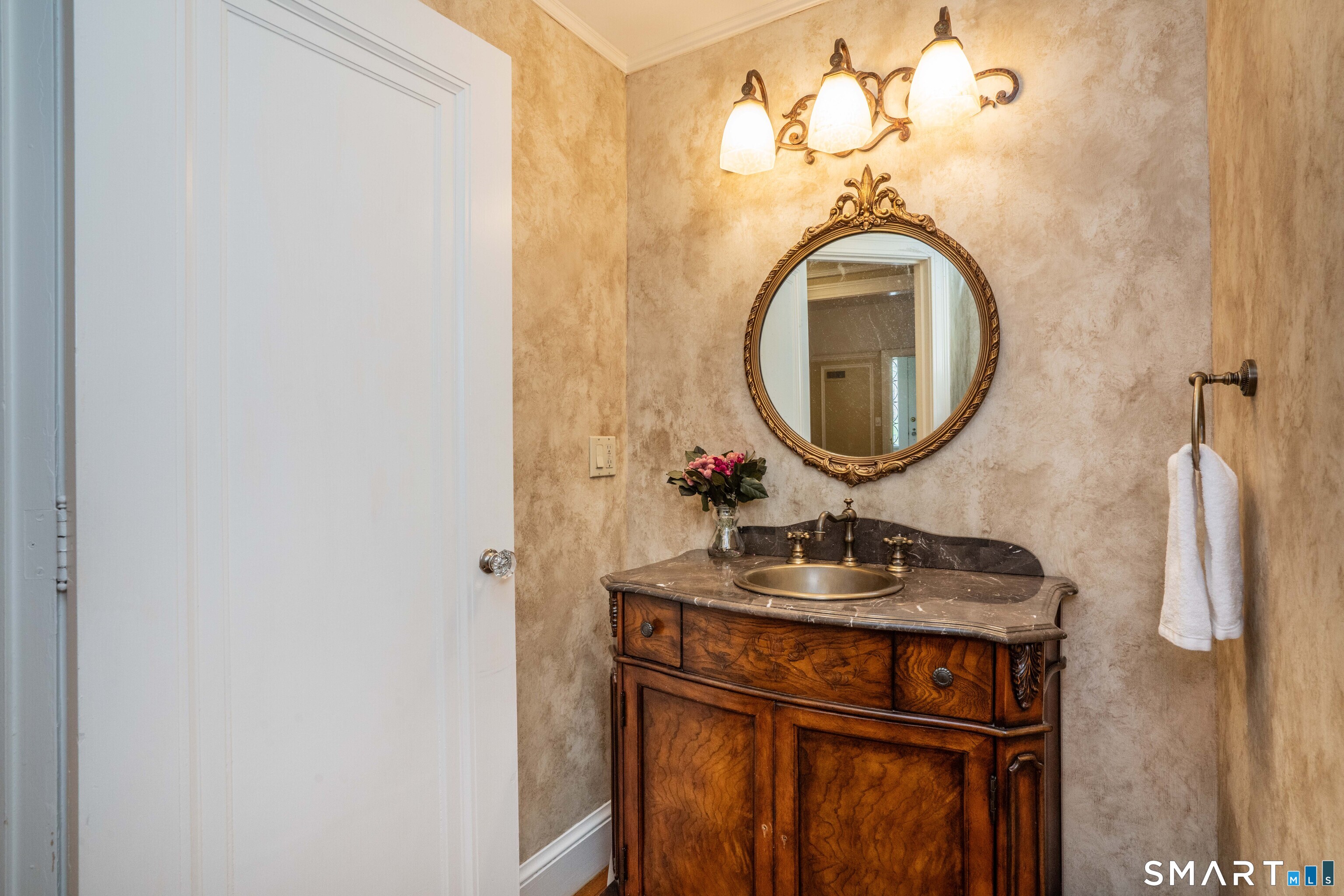 26 Fernwood Road West Hartford, CT 06119 - Photo 18 of 41