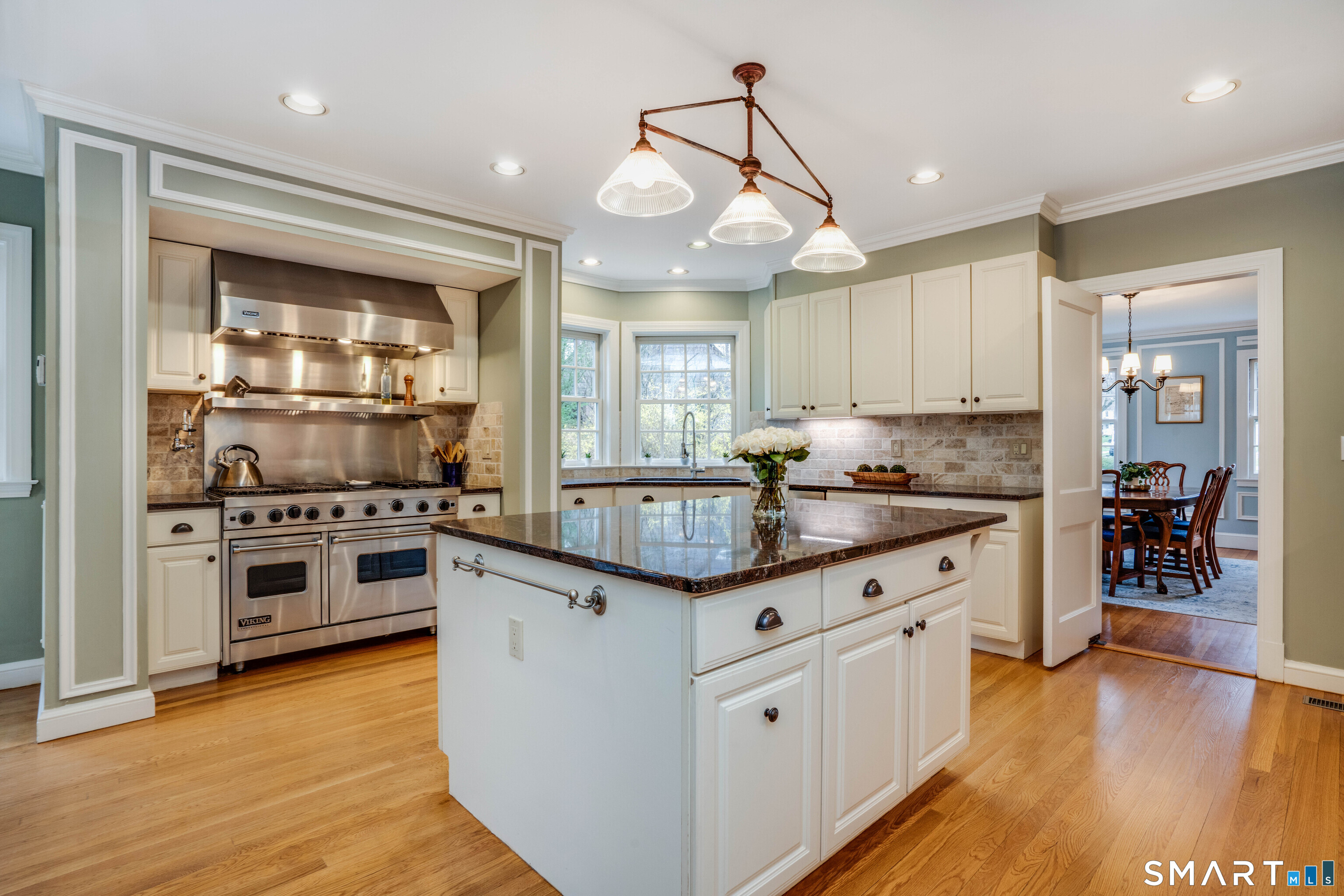 26 Fernwood Road West Hartford, CT 06119 - Photo 9 of 41