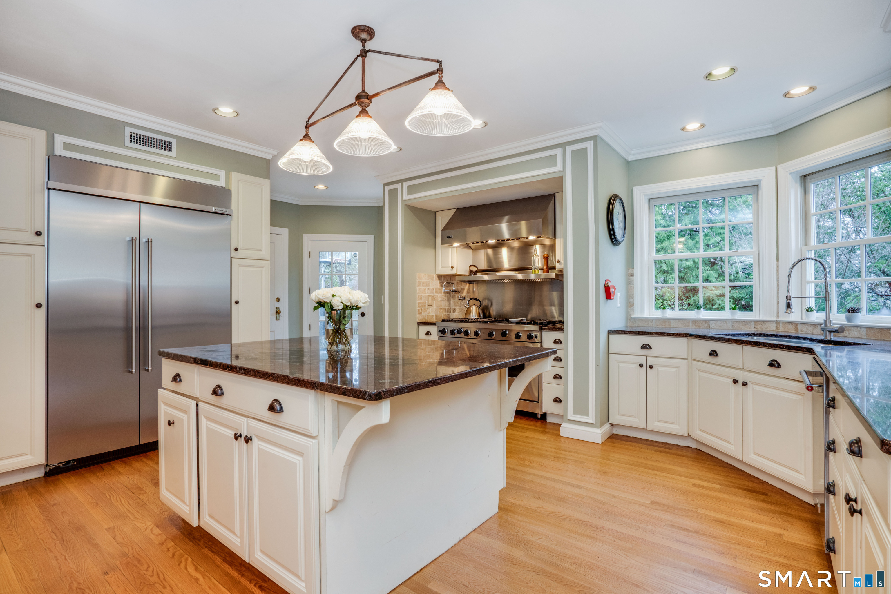 26 Fernwood Road West Hartford, CT 06119 - Photo 10 of 41