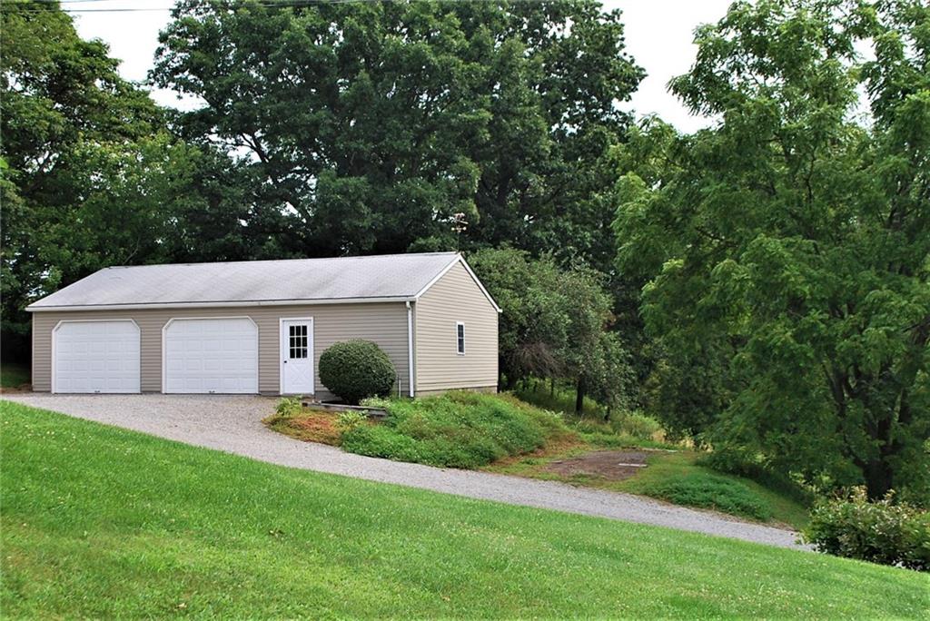 233 Glendale Road Beaver Falls, PA 15010 - Photo 3 of 25 Gallery Image 3