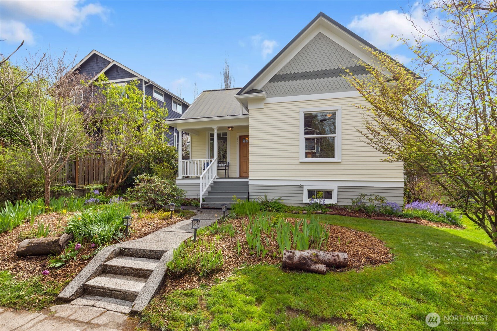 717 North 73rd Street Seattle, WA 98103 - Photo 2 of 35