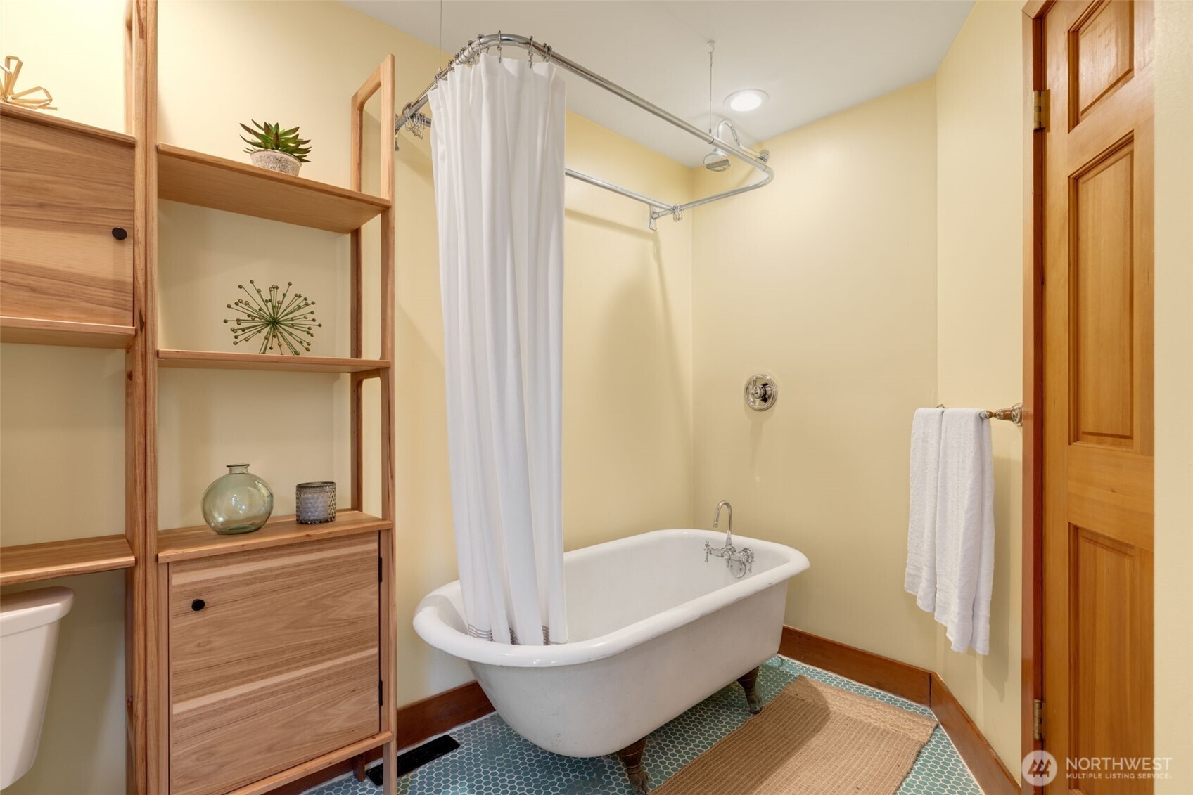 717 North 73rd Street Seattle, WA 98103 - Photo 21 of 35