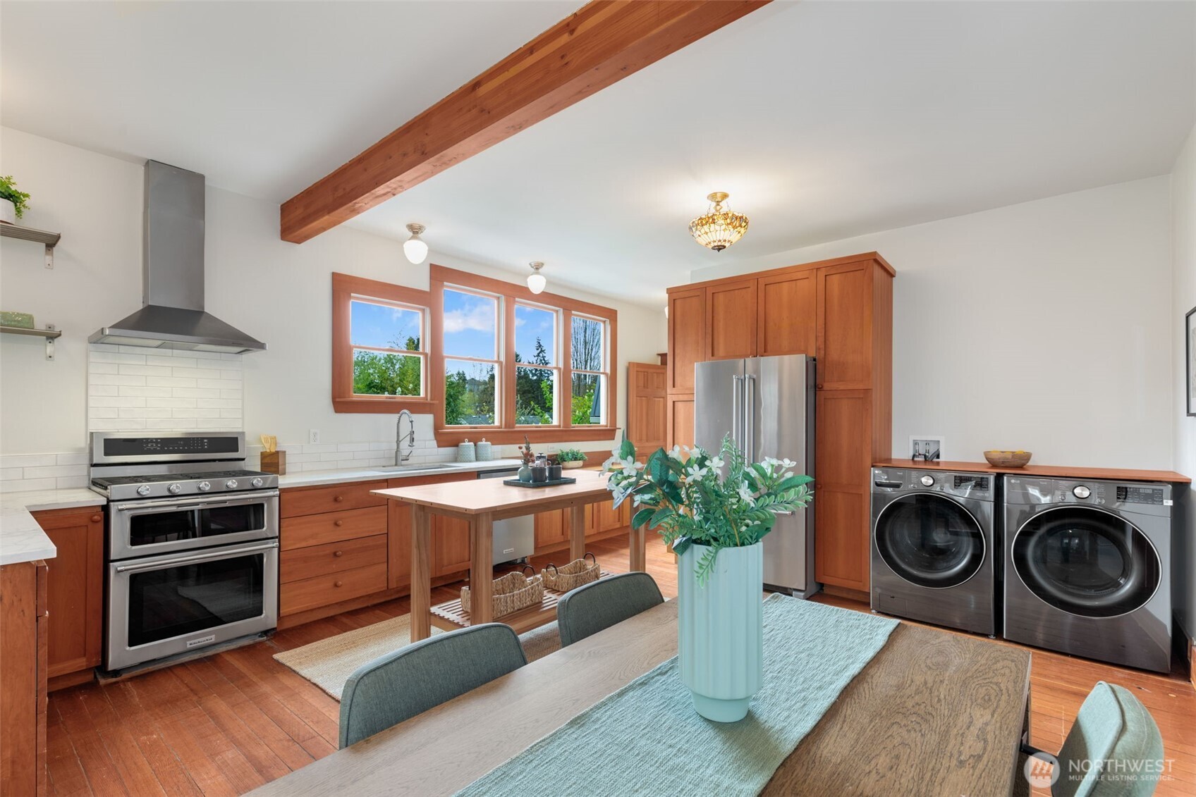 717 North 73rd Street Seattle, WA 98103 - Photo 10 of 35