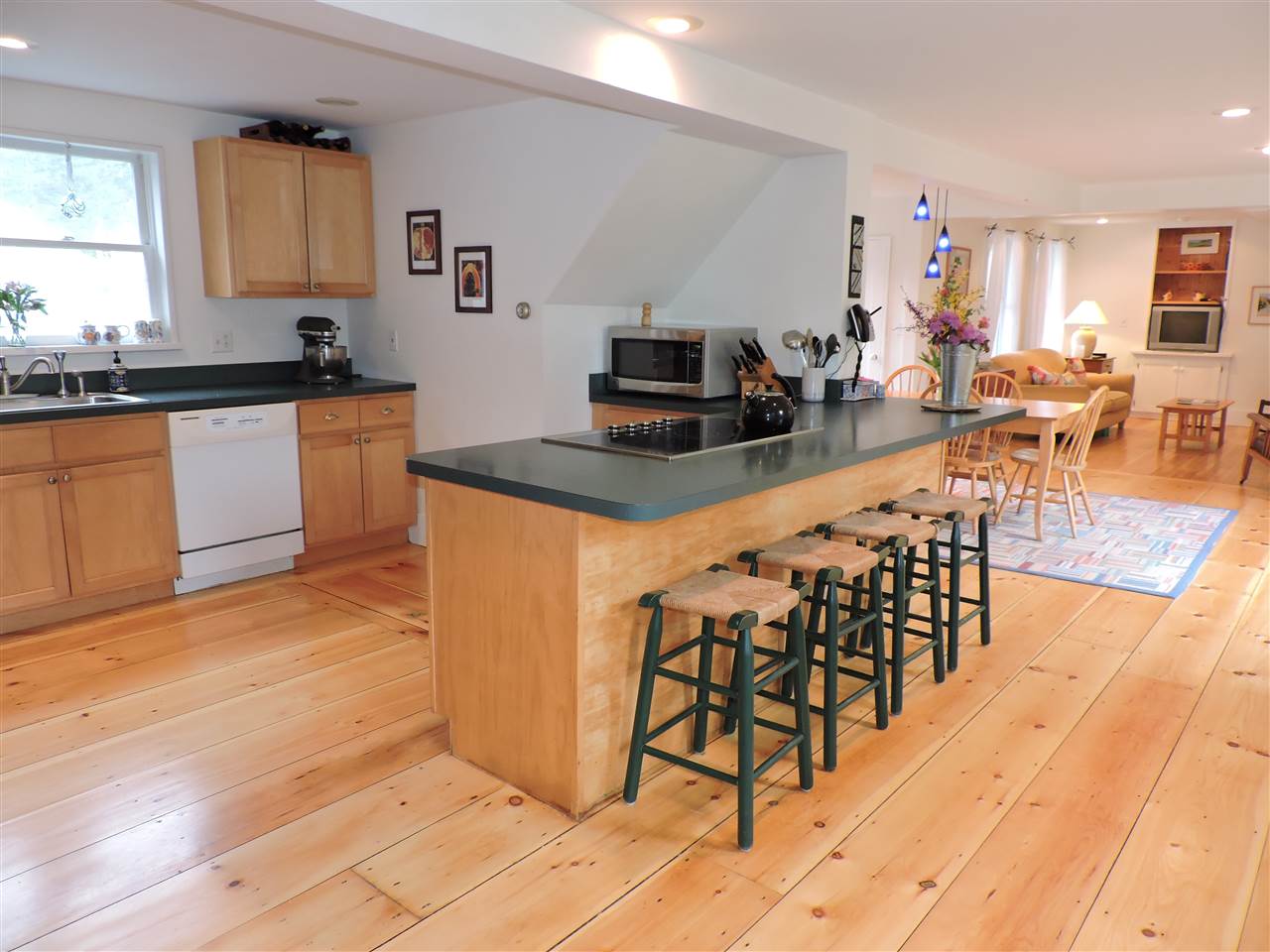 63 Penacook Road Hopkinton, NH 03229 - Photo 7 of 40