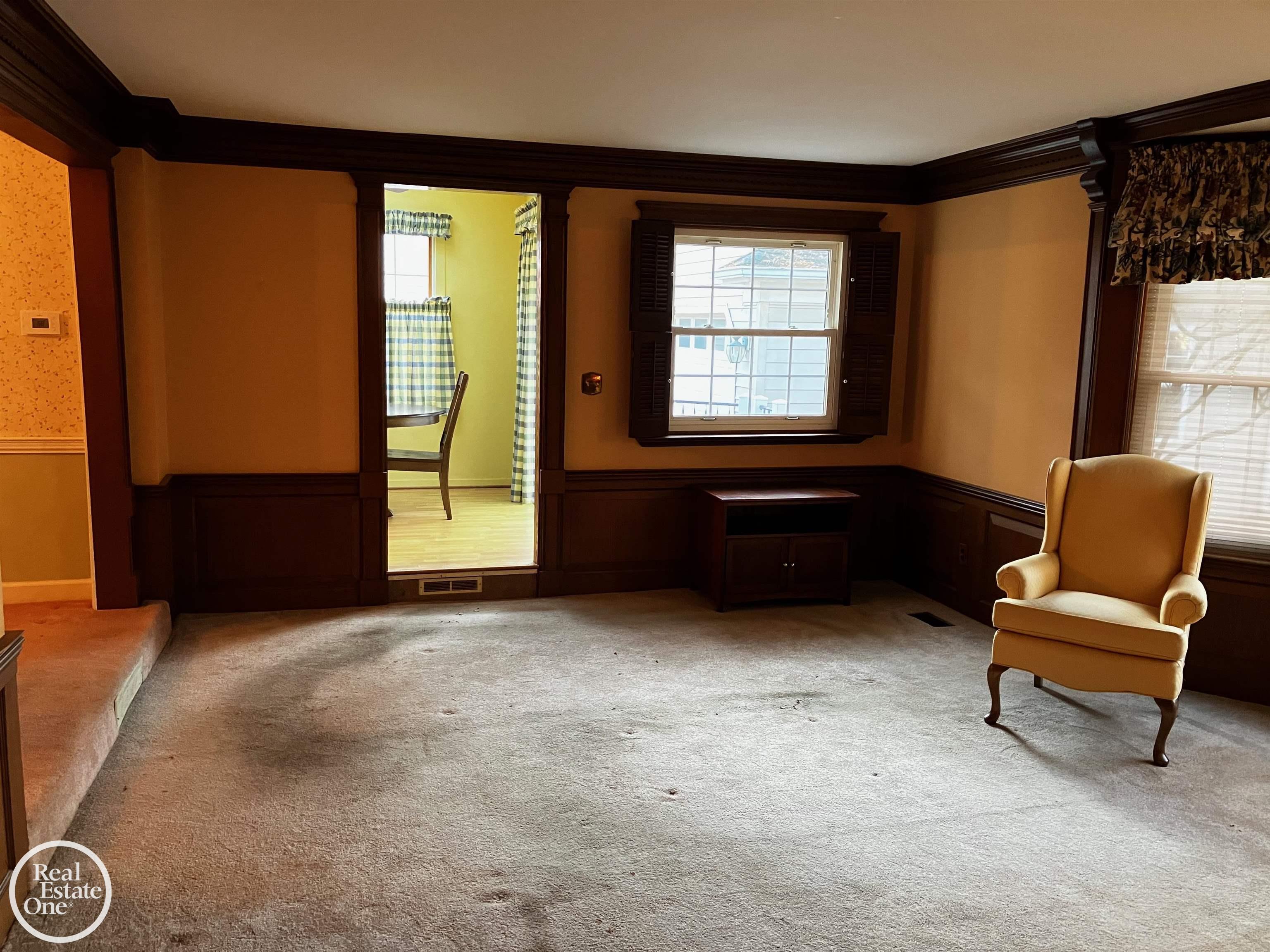 735 Hampton Road Grosse Pointe, MI 48236 - Photo 16 of 27 50160634-ad80e6fb-0563-4b65-b0bb-c62bb53ad3dd.JPG