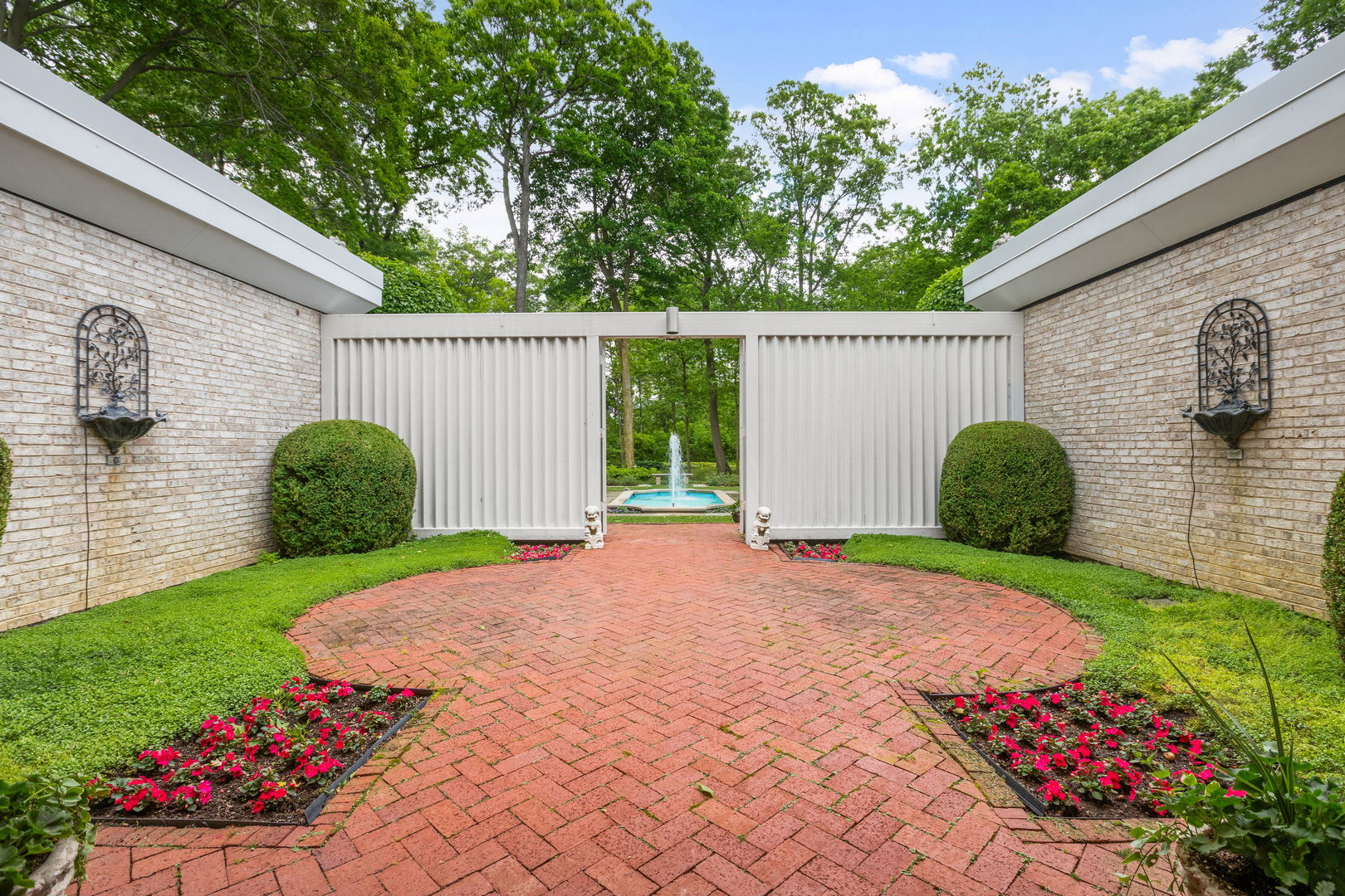 240 Shore Acres Circle Lake Bluff, IL 60044 - Photo 6 of 46