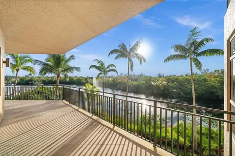 $430,000 | 14380 Riva Del Lago Drive, Unit 802, Fort Myers, FL 33907