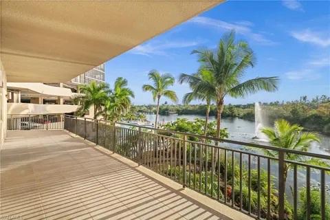 $430,000 | 14380 Riva Del Lago Drive, Unit 802, Fort Myers, FL 33907