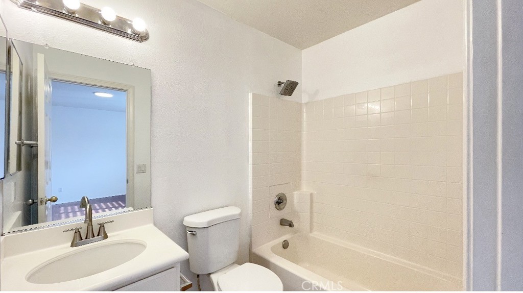 31298 Red Bridge Road Murrieta, CA 92563 - Photo 4 of 25