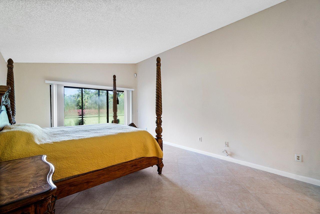 11165 Highland Circle Boca Raton, FL 33428 - Photo 16 of 40 017-11165HighlandCircle-BocaRaton-FL-334