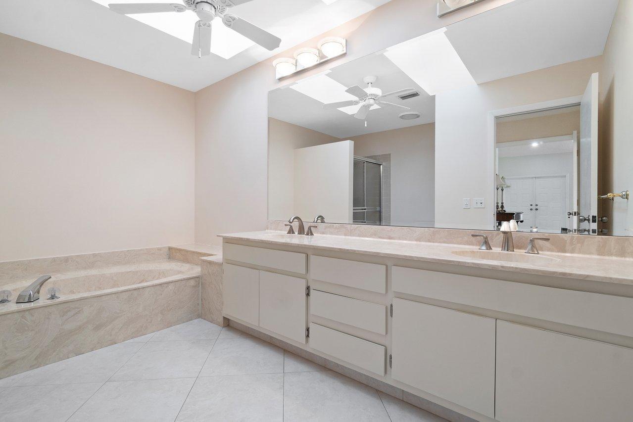 11165 Highland Circle Boca Raton, FL 33428 - Photo 17 of 40 018-11165HighlandCircle-BocaRaton-FL-334