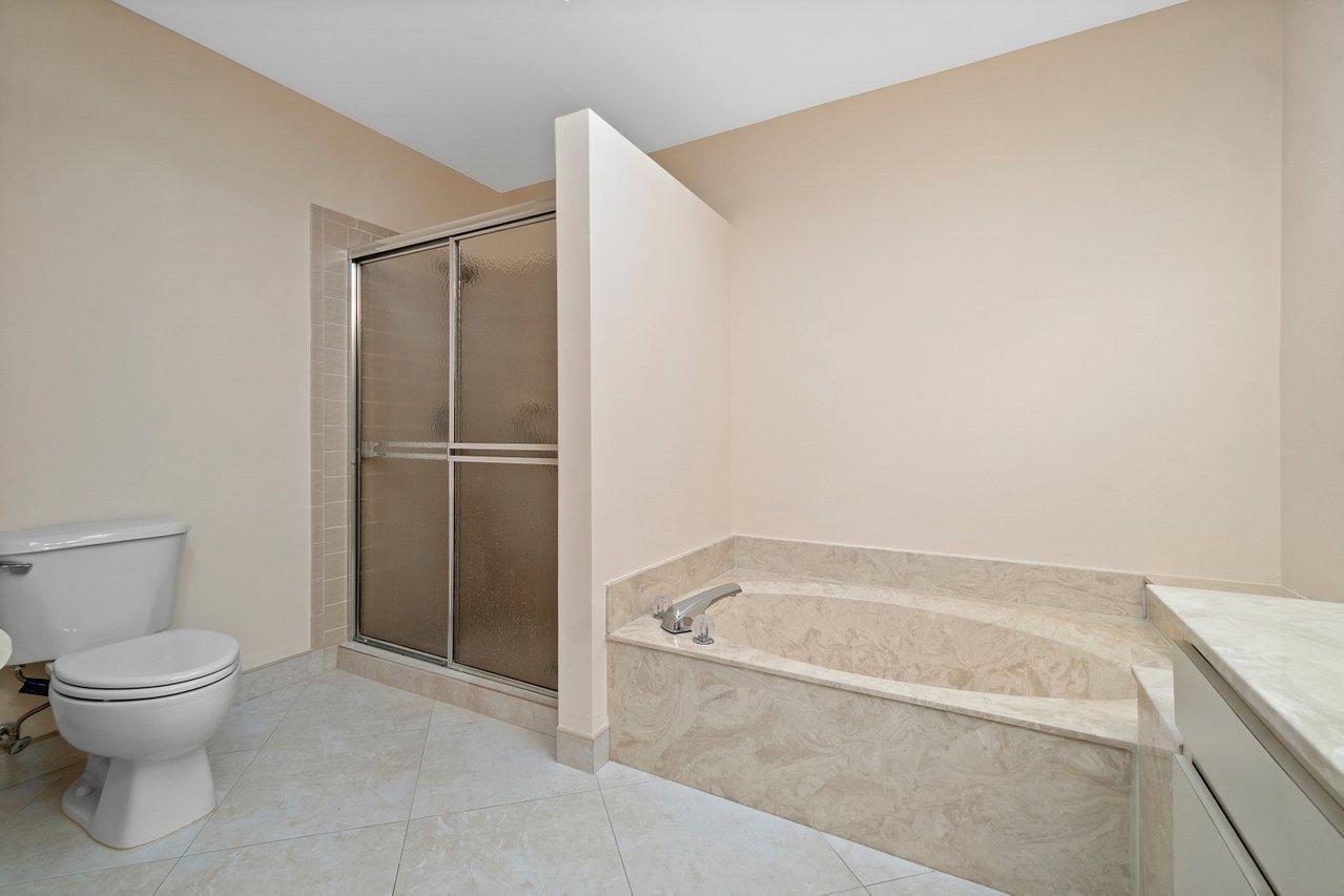 11165 Highland Circle Boca Raton, FL 33428 - Photo 18 of 40 019-11165HighlandCircle-BocaRaton-FL-334