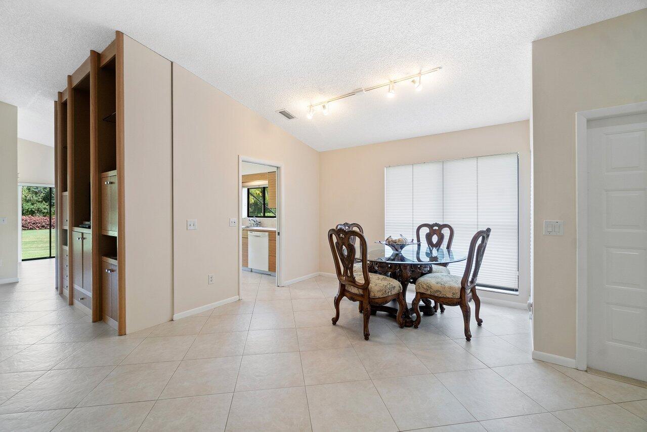 11165 Highland Circle Boca Raton, FL 33428 - Photo 9 of 40 011-11165HighlandCircle-BocaRaton-FL-334