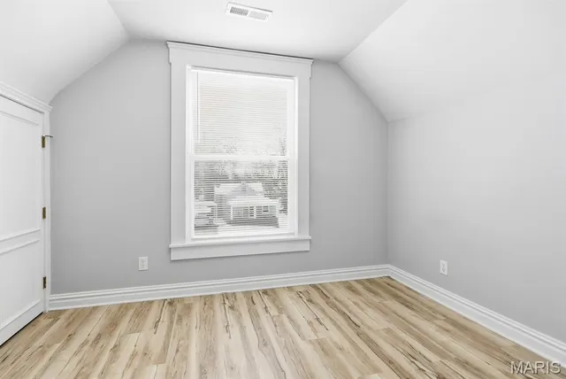 $2,400 | 7148 Kensington Avenue, St. Louis, MO 63143