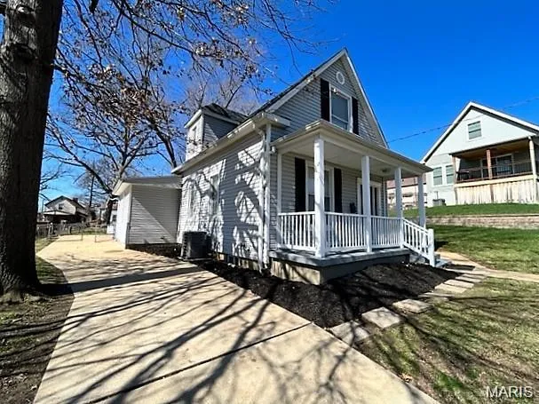 $2,400 | 7148 Kensington Avenue, St. Louis, MO 63143