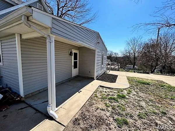 $2,100 | 7148 Kensington Avenue, St. Louis, MO 63143