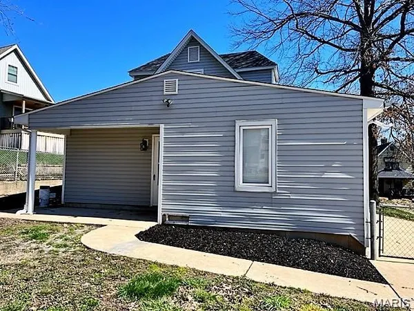 $2,100 | 7148 Kensington Avenue, St. Louis, MO 63143