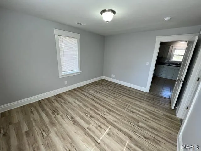 $2,400 | 7148 Kensington Avenue, St. Louis, MO 63143