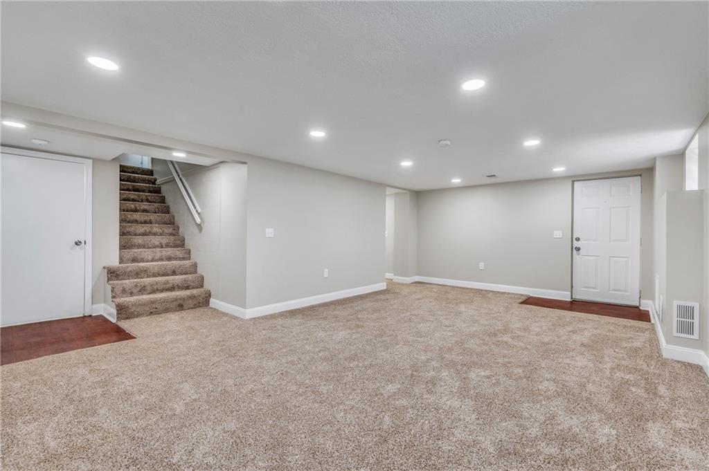 141 Tilford Road Pittsburgh, PA 15235 - Photo 14 of 25 Gallery Image 14