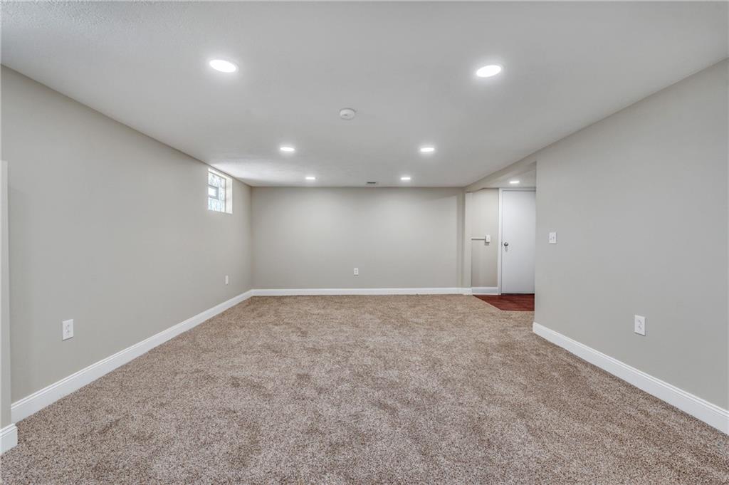 141 Tilford Road Pittsburgh, PA 15235 - Photo 16 of 25 Gallery Image 16