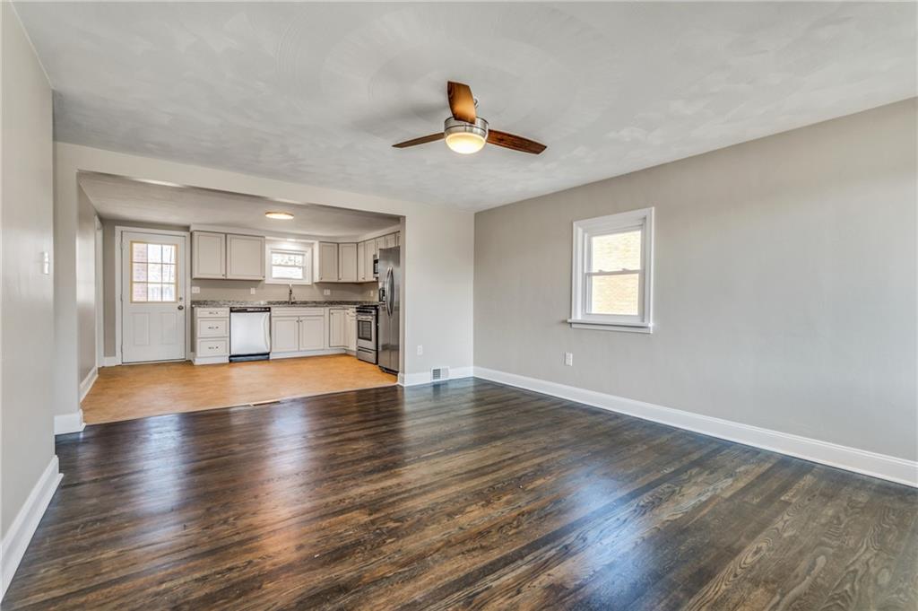 141 Tilford Road Pittsburgh, PA 15235 - Photo 5 of 25 Gallery Image 5