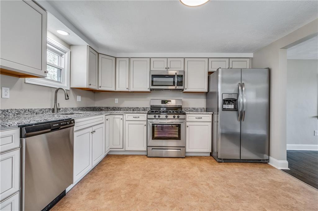 141 Tilford Road Pittsburgh, PA 15235 - Photo 7 of 25 Gallery Image 7