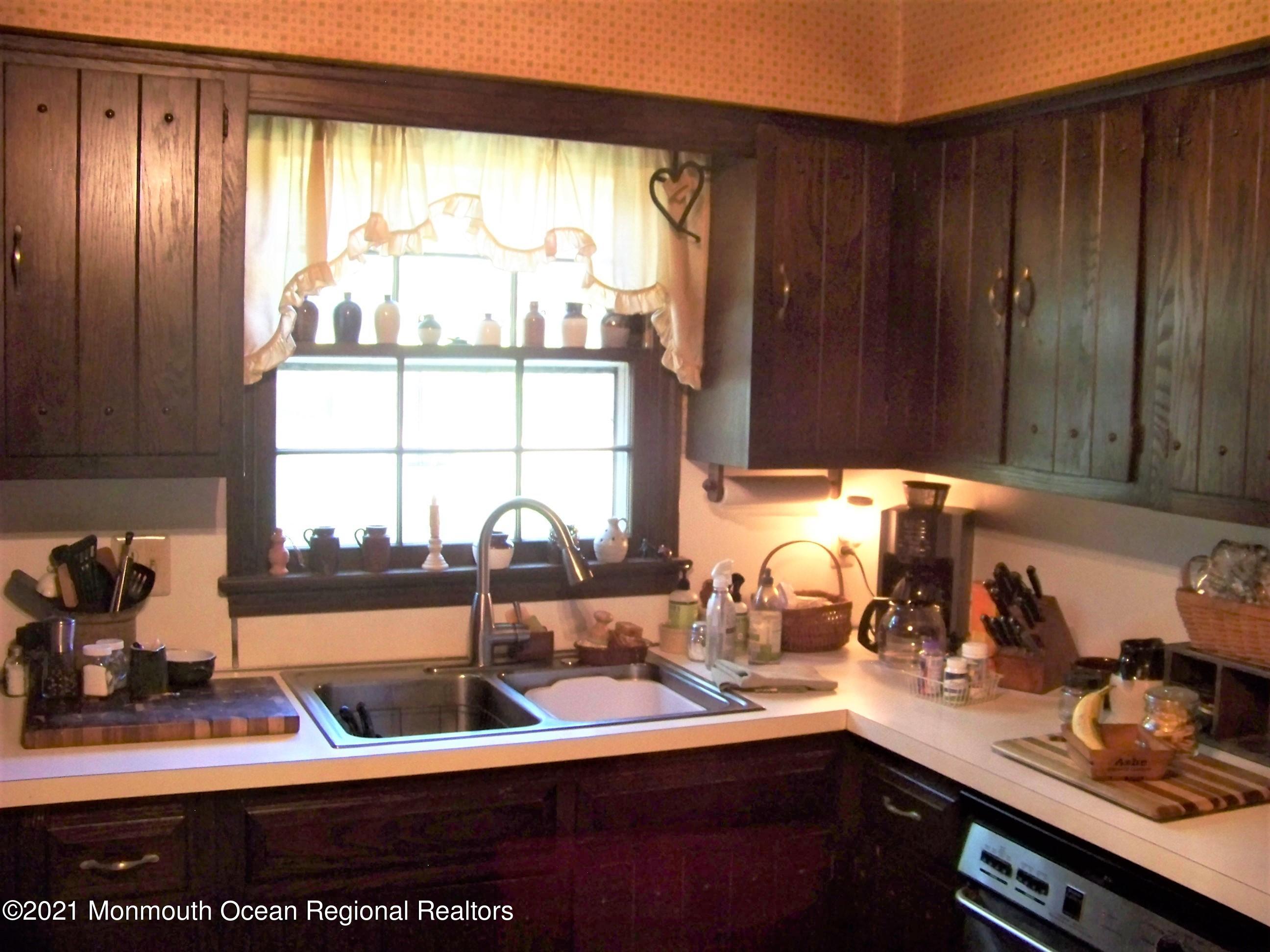 2212 Lacey Road Forked River, NJ 08731 - Photo 11 of 22 11