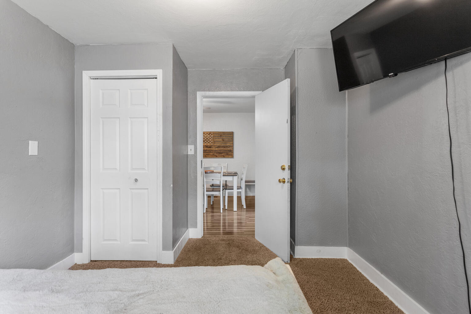504 South West Union Street Monticello, IL 61856 - Photo 23 of 35 a view of a livingroom with wooden floor and windows