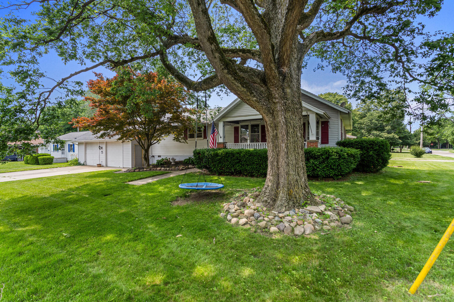 504 South West Union Street Monticello, IL 61856 - Photo 3 of 35 a front view of house with yard and green space