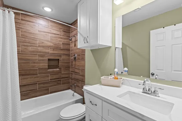 $200,000 | 388 Mayberry Drive, Ivanhoe, TX 75979