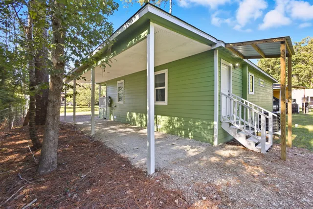 $200,000 | 388 Mayberry Drive, Ivanhoe, TX 75979