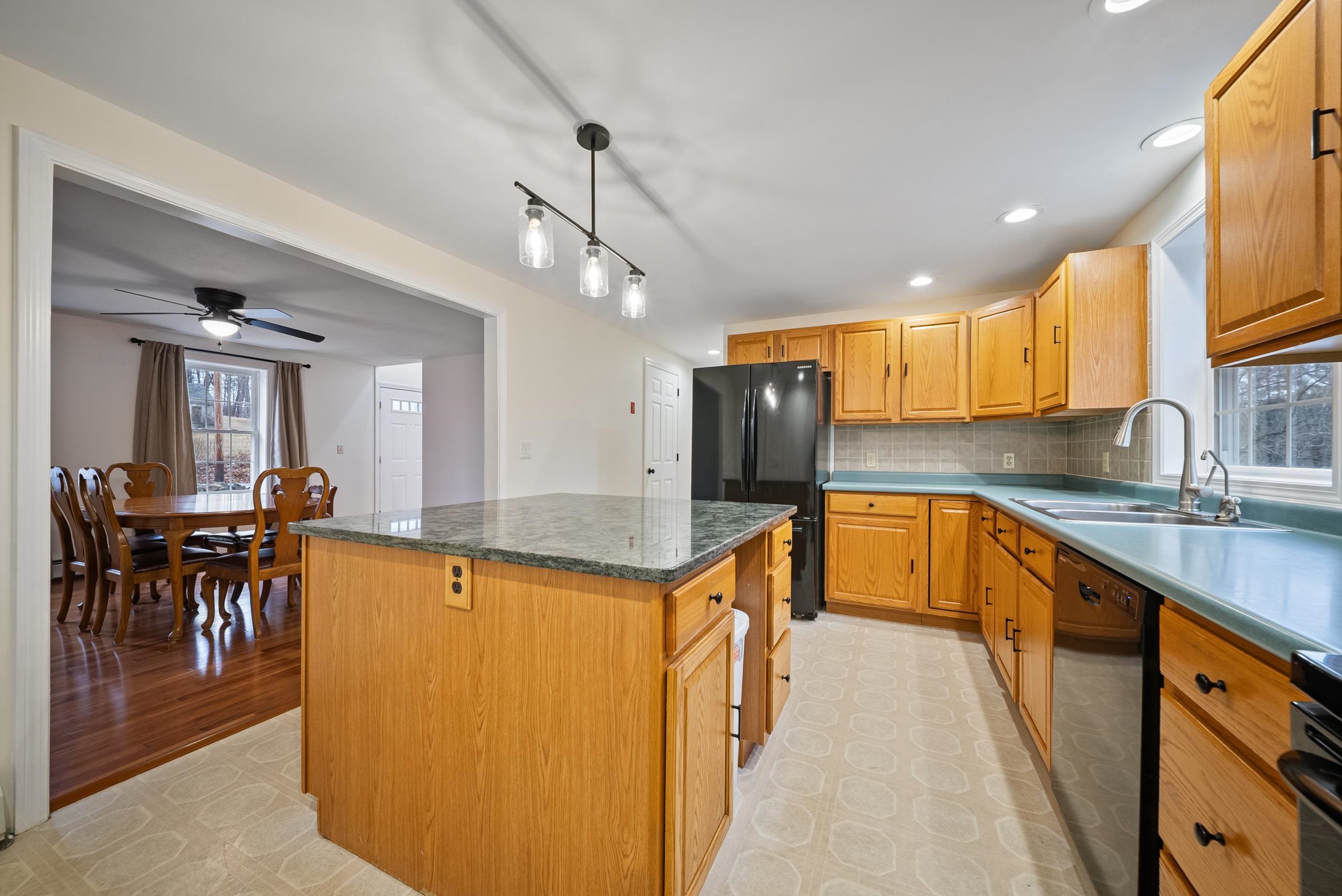 24 Prescott Road Epping, NH 03042 - Photo 13 of 48
