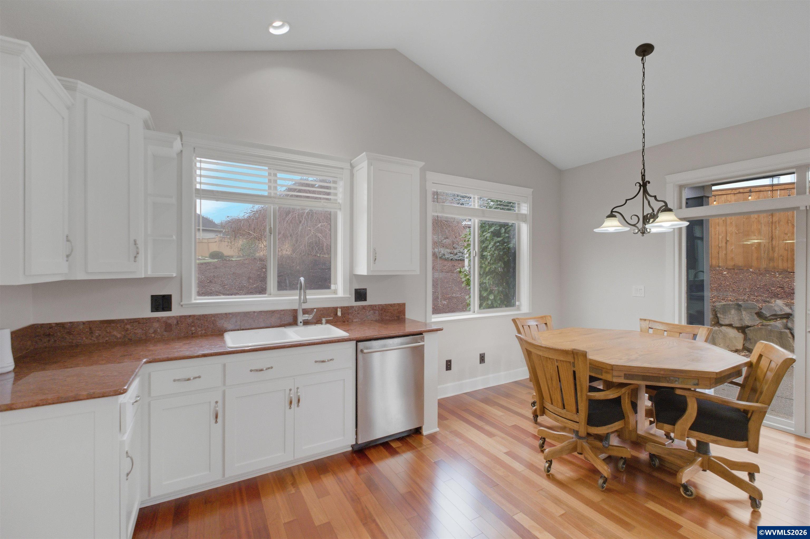 2697 Islander Avenue Northwest Salem, OR 97304 - Photo 13 of 50