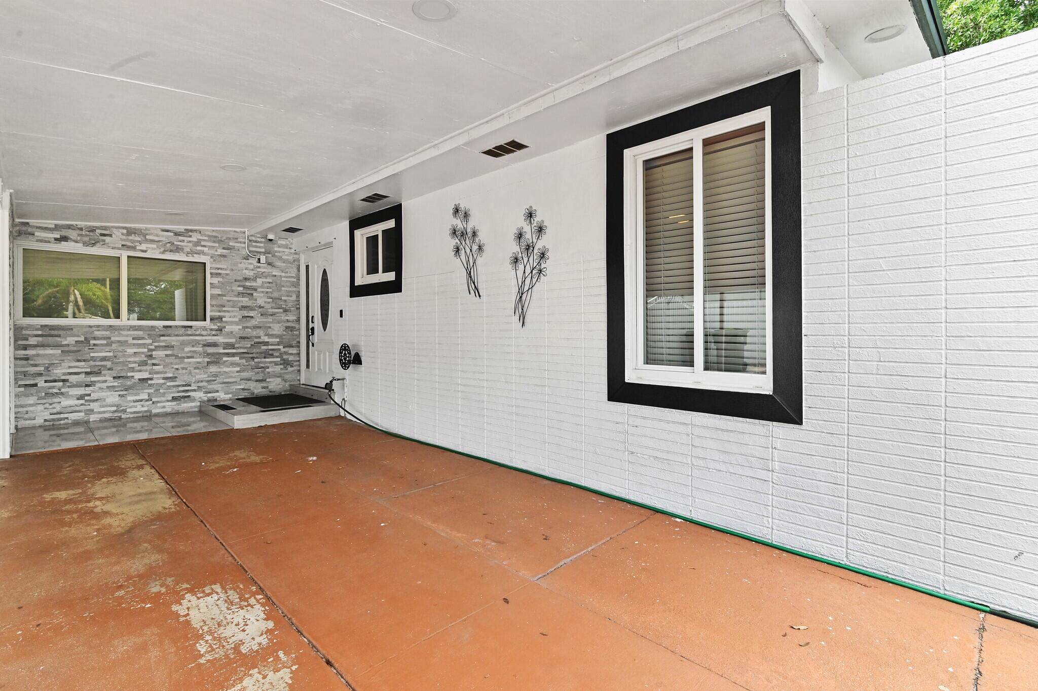 124 Davis Road Palm Springs, FL 33461 - Photo 3 of 44 00004 - 124 Davis Rd