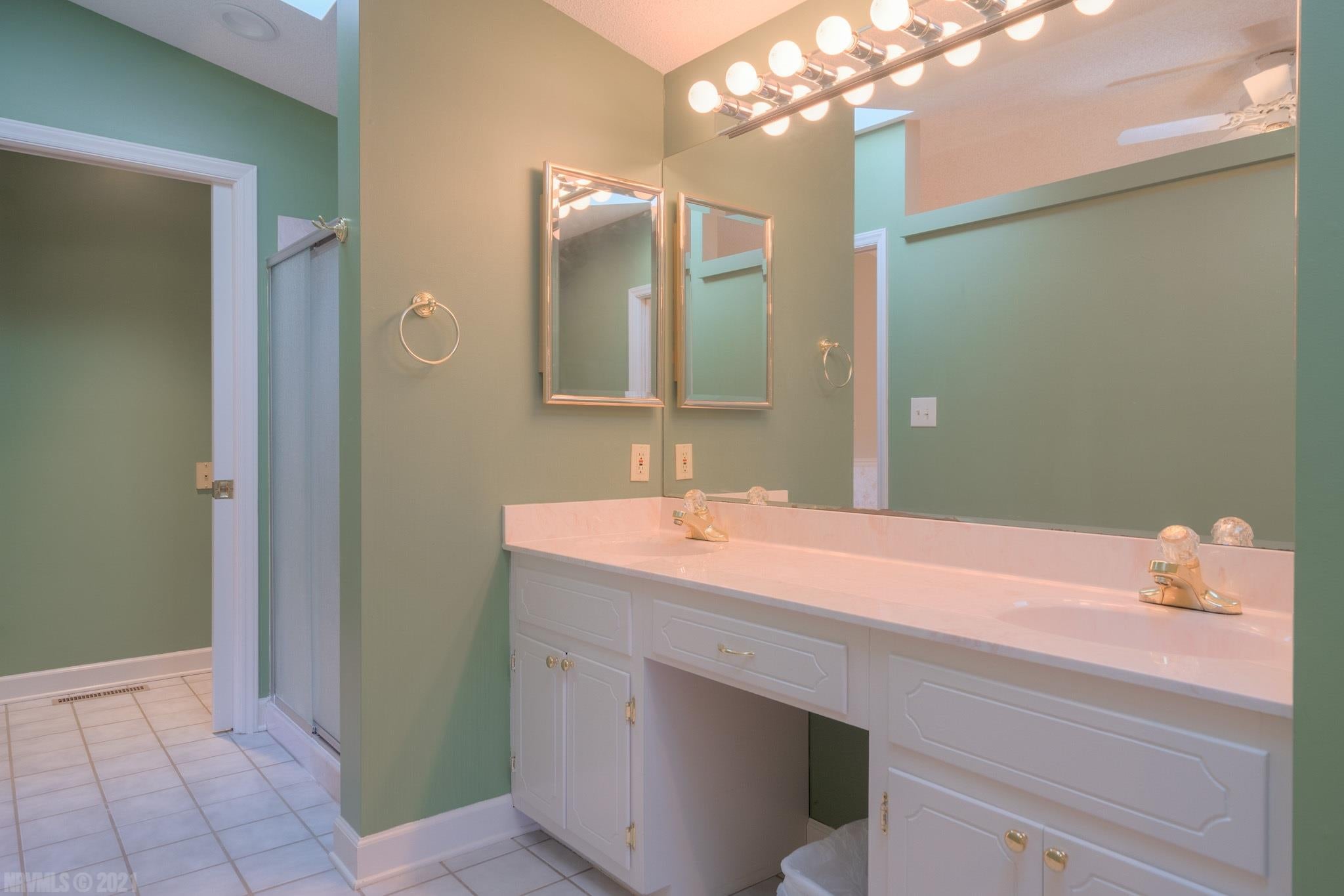 618 Cardinal Road Galax, VA 24333 - Photo 19 of 42 Gallery Image 19